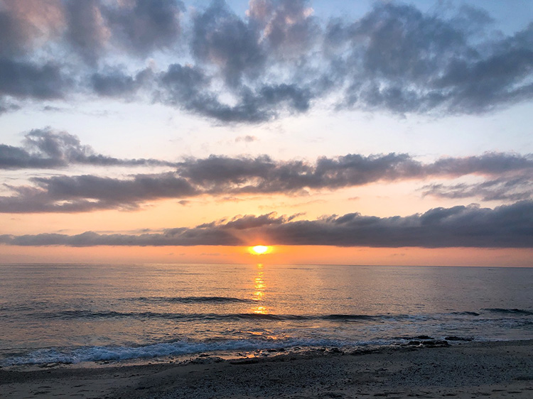 結の島 離島 島ナース 奄美 夕暮れ